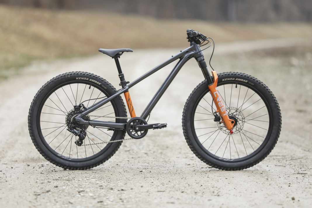 Das Giant STP 24 FS: 12,25 kg / 100 mm / 24" /1199 Euro / Alu
