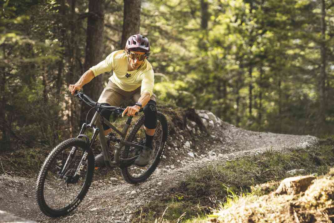 Spielzeit: Das Canyon Spectral in seinem Element. Wer mit dem Rad keinen Spaß hat, muss zum Therapeuten.