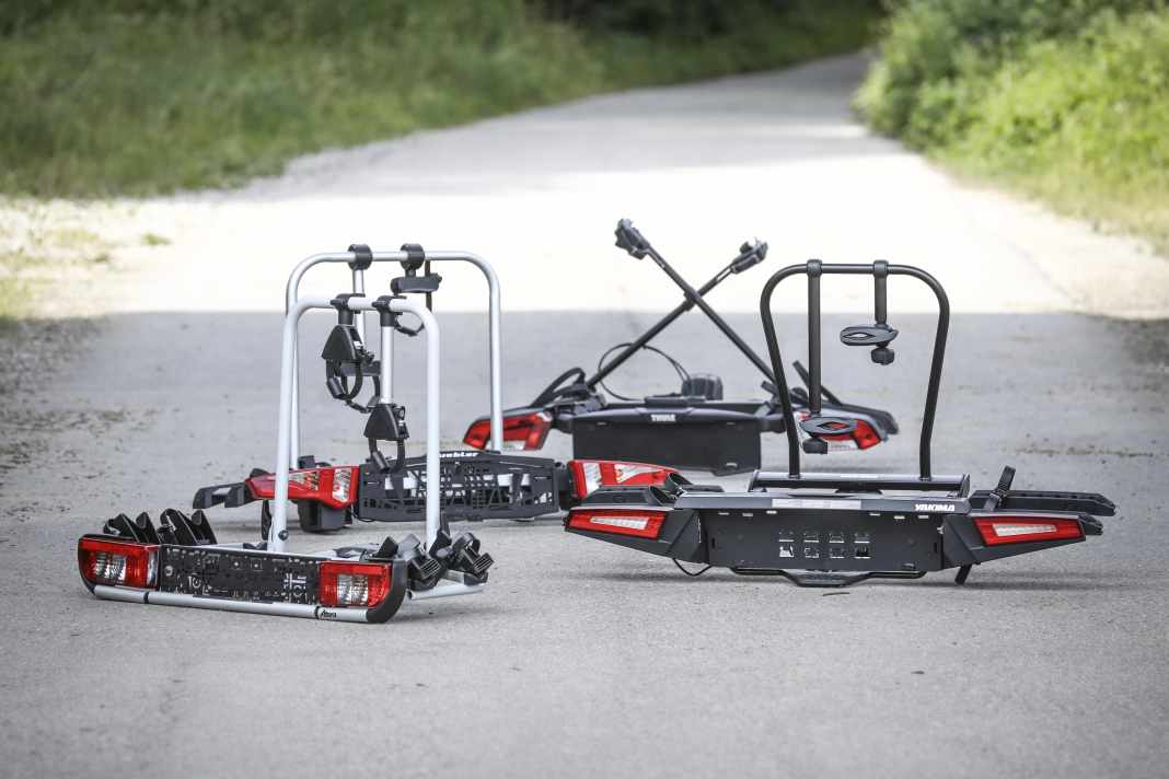 Geringes Gewicht und wenig Platzbedarf. Der Markt leichter und kompakter Fahrradträger für die Anhängerkupplung ist klein. Wir haben vier aktuelle Modelle getestet.