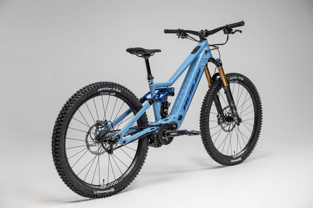 For frame size XS, the top tube of the Nicolai S16 MGU has been specially angled.