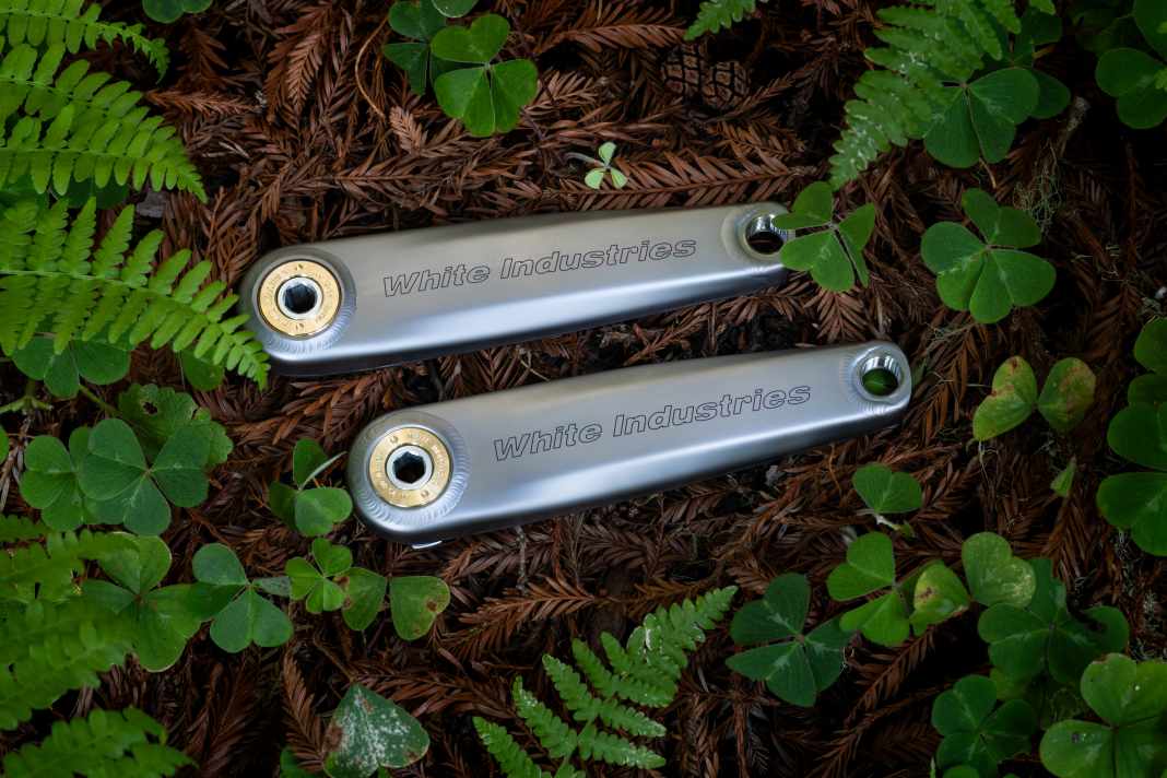 Aerospace meets bike industry: The result is a titanium crank that seems to be made for eternity thanks to its timeless aesthetics and robustness.