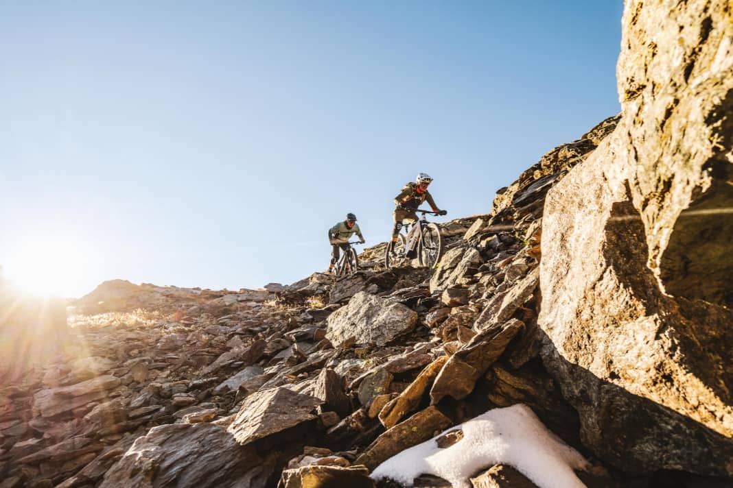 Test trail bikes from down-country to mini enduro - eight bikes from 3199 euros in comparison