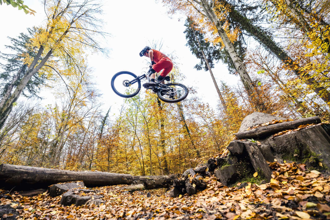Fahrtechnik: Die 7 wichtigsten Manöver beim Mountainbiken