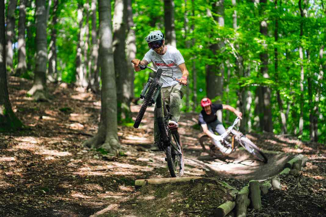 Rasmus und Jan gehören zu den Gründern der Dead Pedals. Von ihrer "Schmelzbahn" kennen sie jeden Zentimeter.