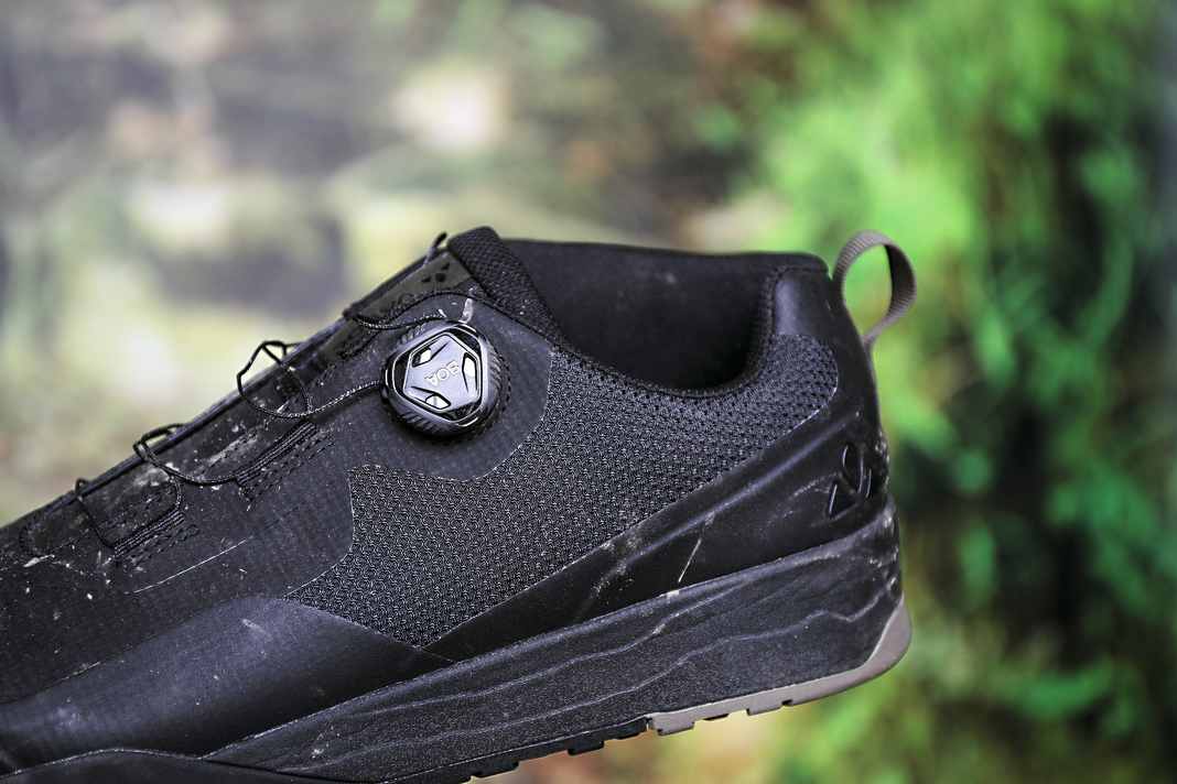 In technischen  Passagen freut man sich über etwas  Schutz am Knöchel.