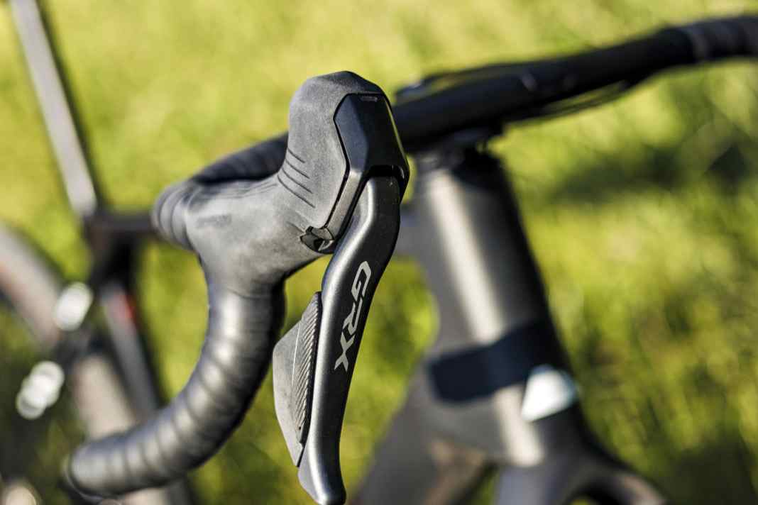 Viel Auflagefläche, guter Halt: Shimanos GRX-Hebel sind aufs Geländeradeln ausgelegt