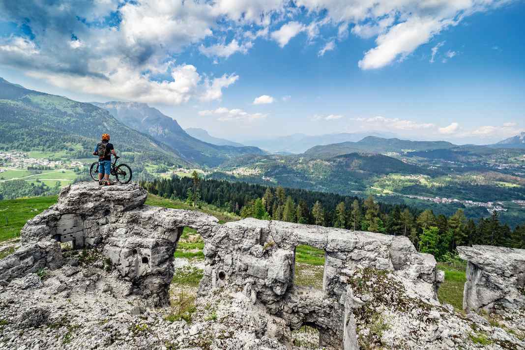 The front line of the First World War ran through Trentino. Remnants of this period can be found in the regions of Alpe Cimbra, Valsugana and in the mountains around Rovereto.