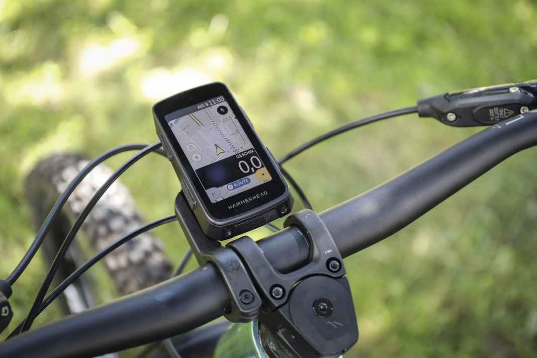 The Hammerhead Karoo 3 bike computer ...