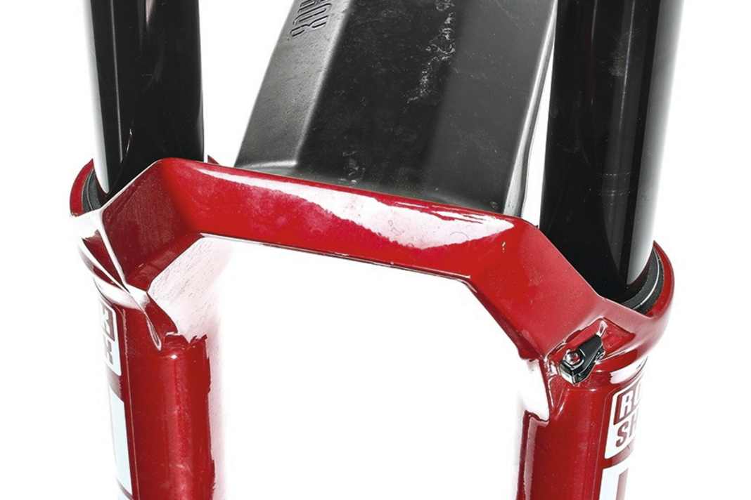 Welcome added value: Rockshox supplies the ZEB including a mini mudguard.