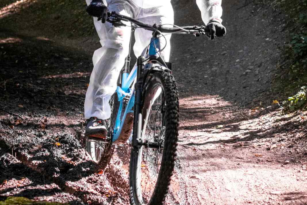 Auch wenn der Sommer gerade nochmal richtig zuschlägt - die nächsten Regentage kommen bestimmt. Deshalb haben wir vorsorglich 5 Schutzblechsets getestet