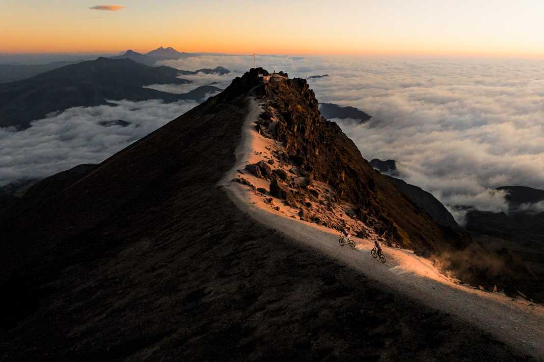 Auf der Ridgeline am Guagua Pichincha hoch über der Hauptstadt Quito.