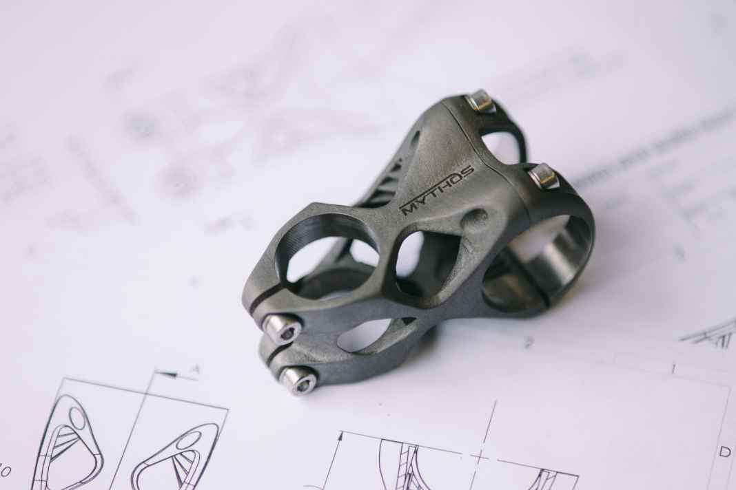 Trotz des außergewöhnlichen lückenhaften Designs soll der Mythos Ixo MTB Stem ungewöhnlich steif sein