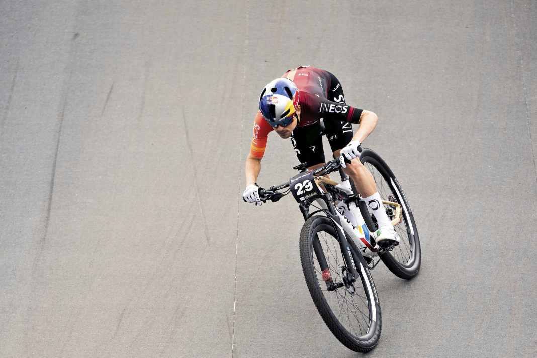 Tom Pidcock hat einen Stammplatz auf der Radsport-Favoritenliste. Dabei ist es egal, ob der Brite auf einem Rennrad oder auf einem Mountainbike sitzt.