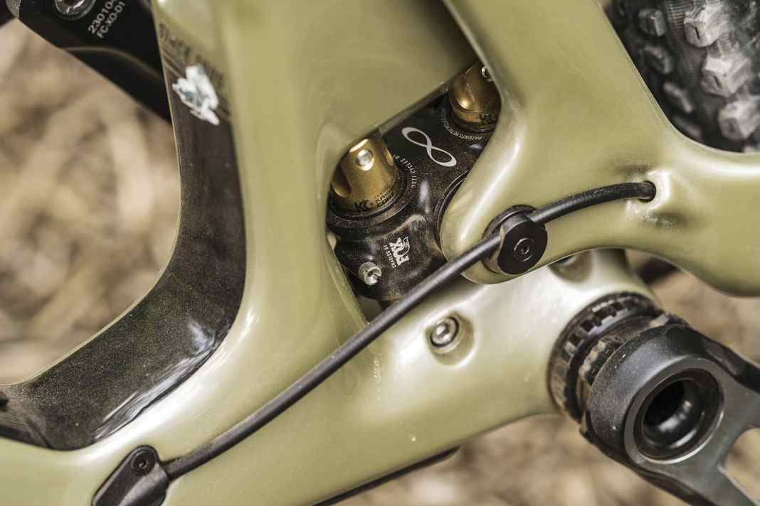 The trademark of most Yetis: the Switch Infinity rear triangle, which works in place of a rocker.