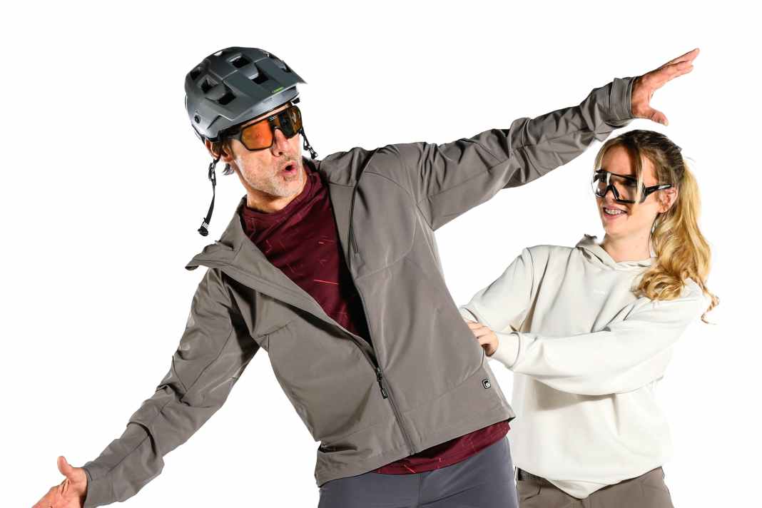 Casual meets Funktion: Die zwei Outfits von Gonso. Lass`ihn los, Nina! Das muss er selber können.