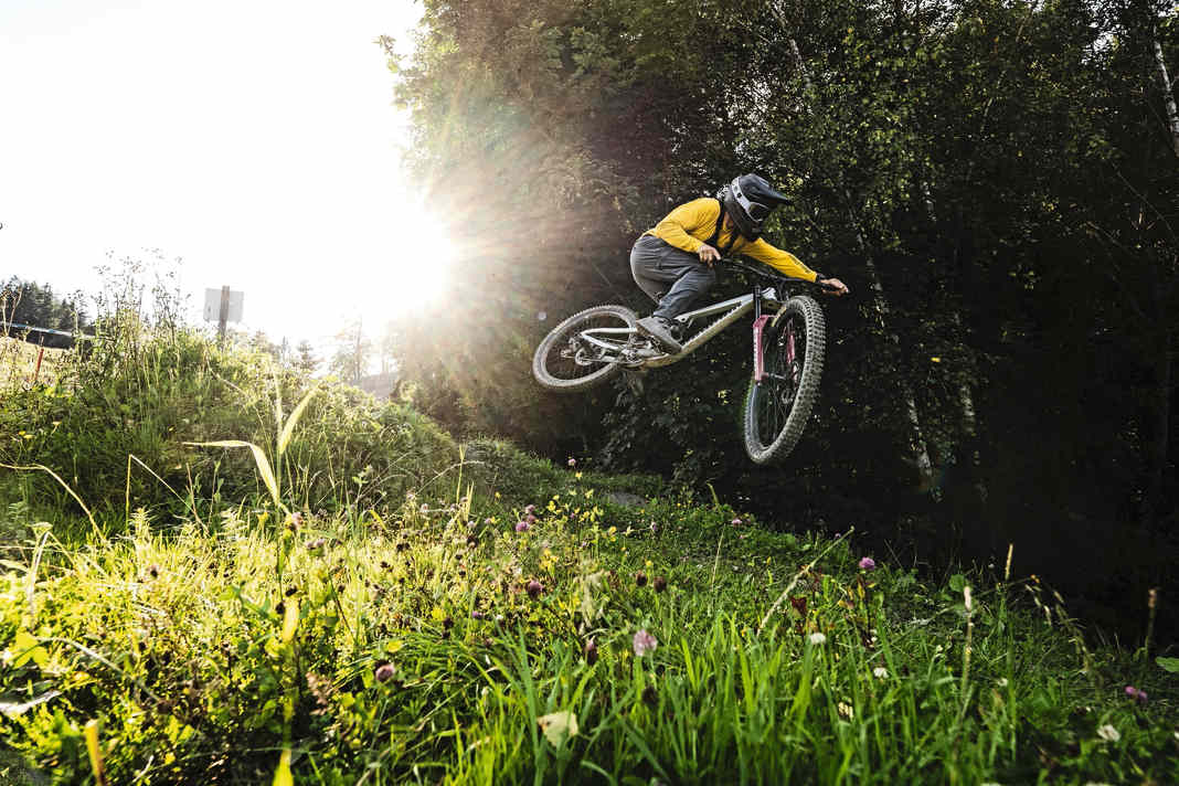 Best of Test 2025: Die besten Freeride-/Downhillbikes aus BIKE-Tests