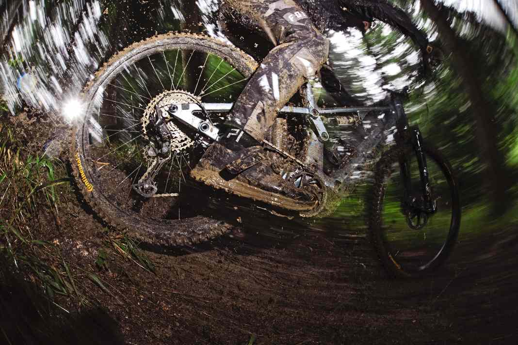 Mit Kryptotal Fr und Kryptotal Re will Continental die optimale Reifen-Kombi für Enduro Einsätze liefern. Wir haben den Kelbstoff aus Korbach getestet.Reifen Test 2026