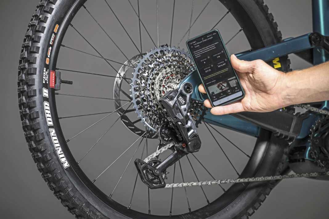 Nur über die Sram Datenbank „Full Mount Chain Length Guide” erfahrt ihr zuverlässig, welche Einstellparameter ihr für eure Sram Transmission braucht.