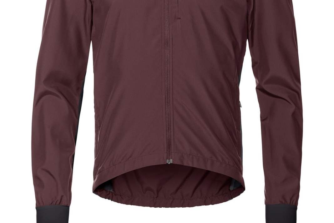Kuro Air: Lightweight wind jacket from Vaude in dark oak