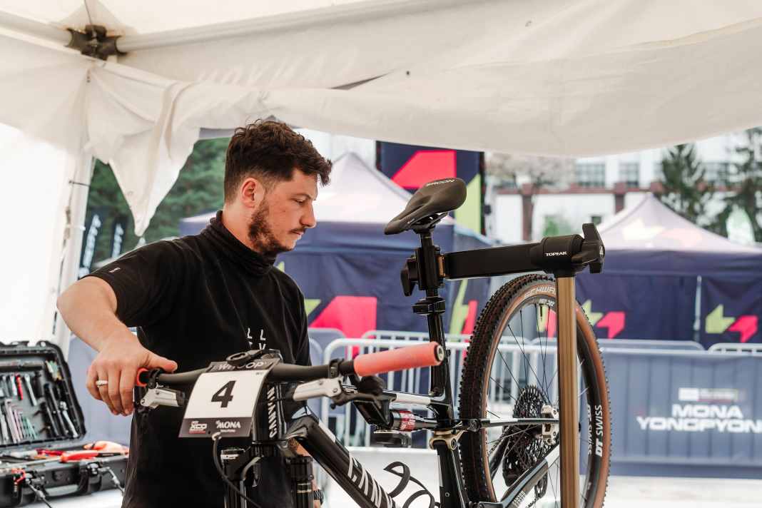 Für Profi-Mechaniker und ambitionierte Hobby-Schrauber: Topeak PrepStand Team Issue Elite.