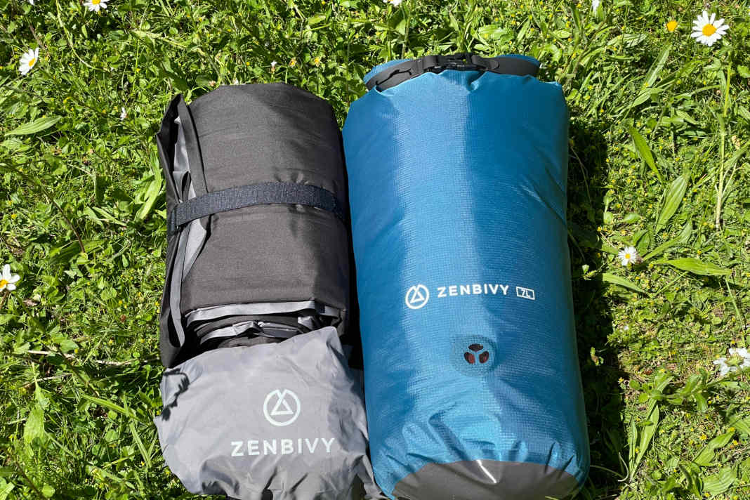 Zenbivy from the USA is pursuing a multifunctional system with its sleeping bag and inflatable sleeping mat.