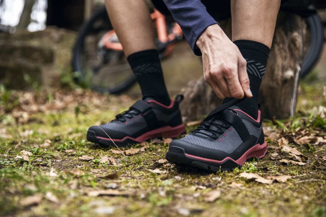 Shimano cycling shoes: New EX and ET shoe series