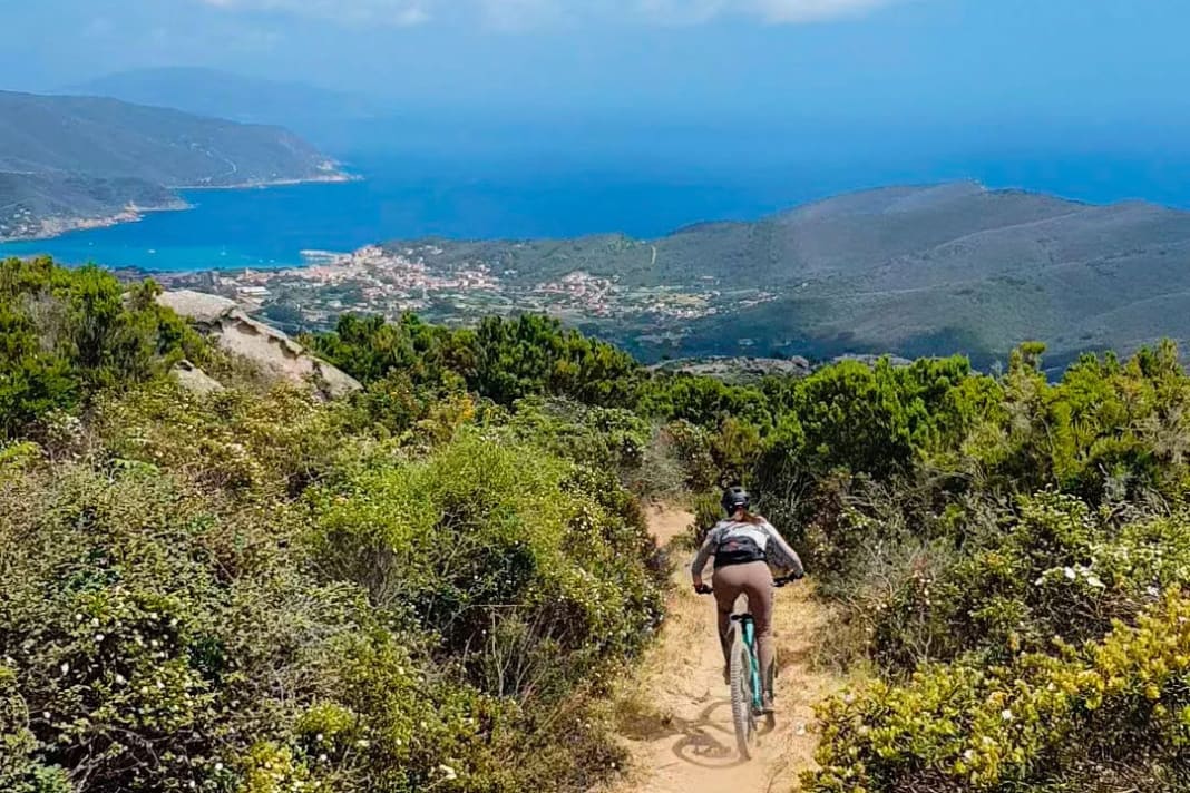 Buca Del Bandito trail on Elba