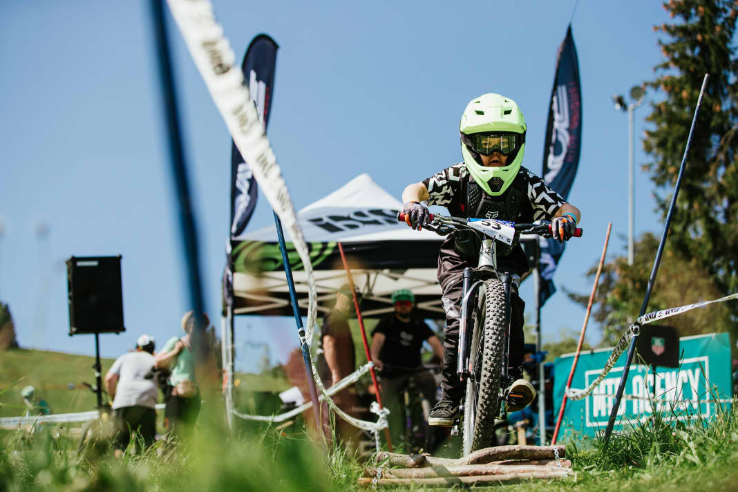 Beim VPace Kids Cup dreht sich alles darum mit viel Spaß erste kindgerechte Rennerfahrung im Downhill-Sport zu sammeln.