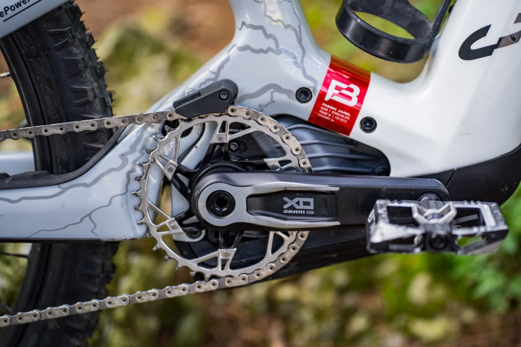 Lighter, more support and with the "Extended Boost" function: The Bosch CX Race is fully trimmed for racing.