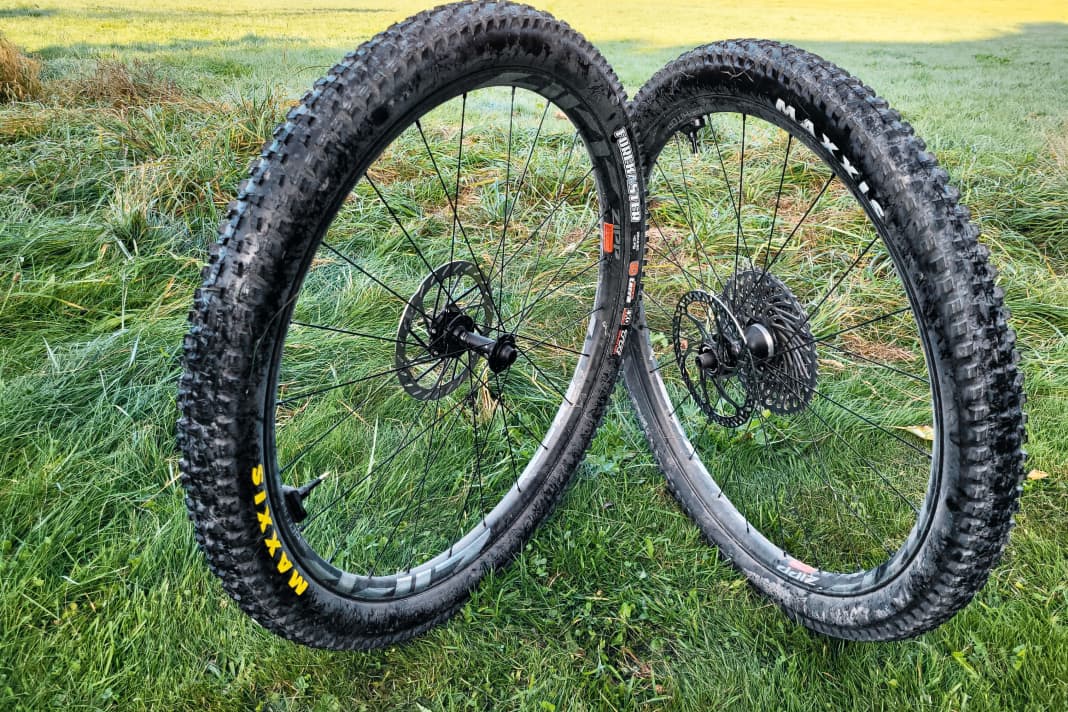 The new Zipp 1Zero Hitop SW wheels cost 2200 euros. That's 1.63 euros per gram.