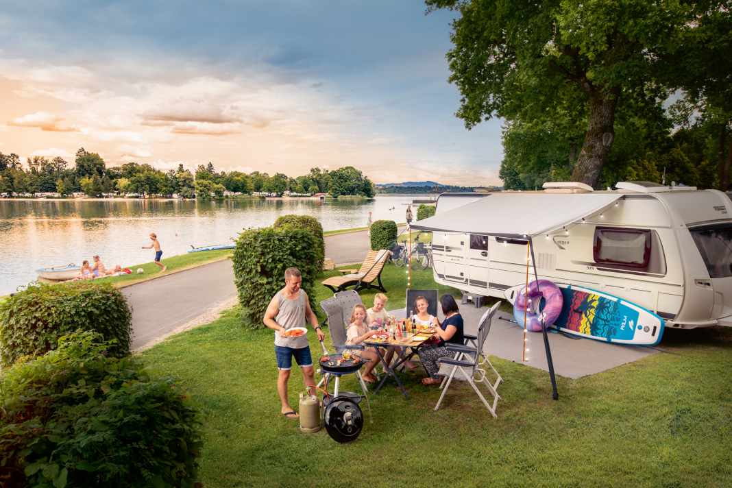 Holiday with the whole family right on the shore: at Strandcamping Waging am See.