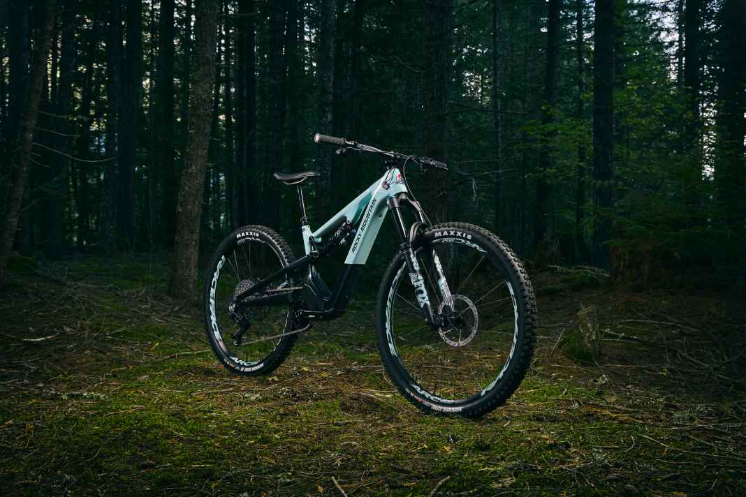 With the Instinct Powerplay SL, Rocky Mountain presents a light E-MTB for the first time.