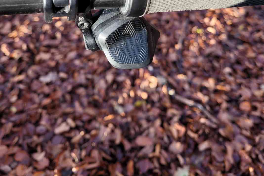 Anstelle von zwei separaten Tastern werden die Schaltbefehle nun per Wippe gegeben.