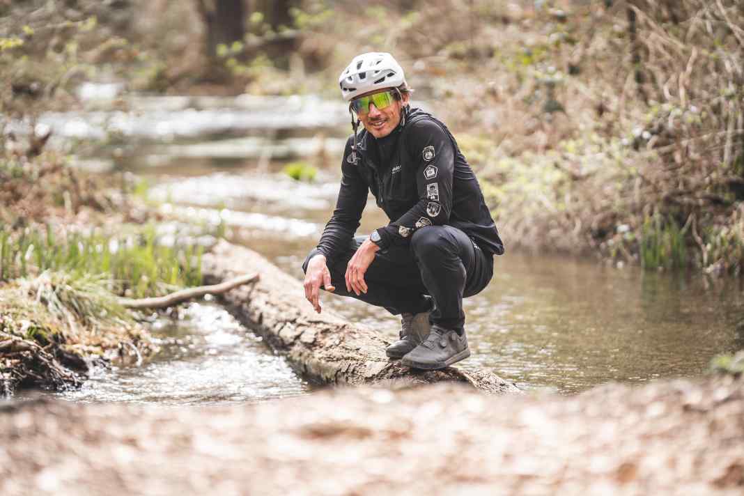 Wet terrain: ideal for the MomusU trousers from Maloja.