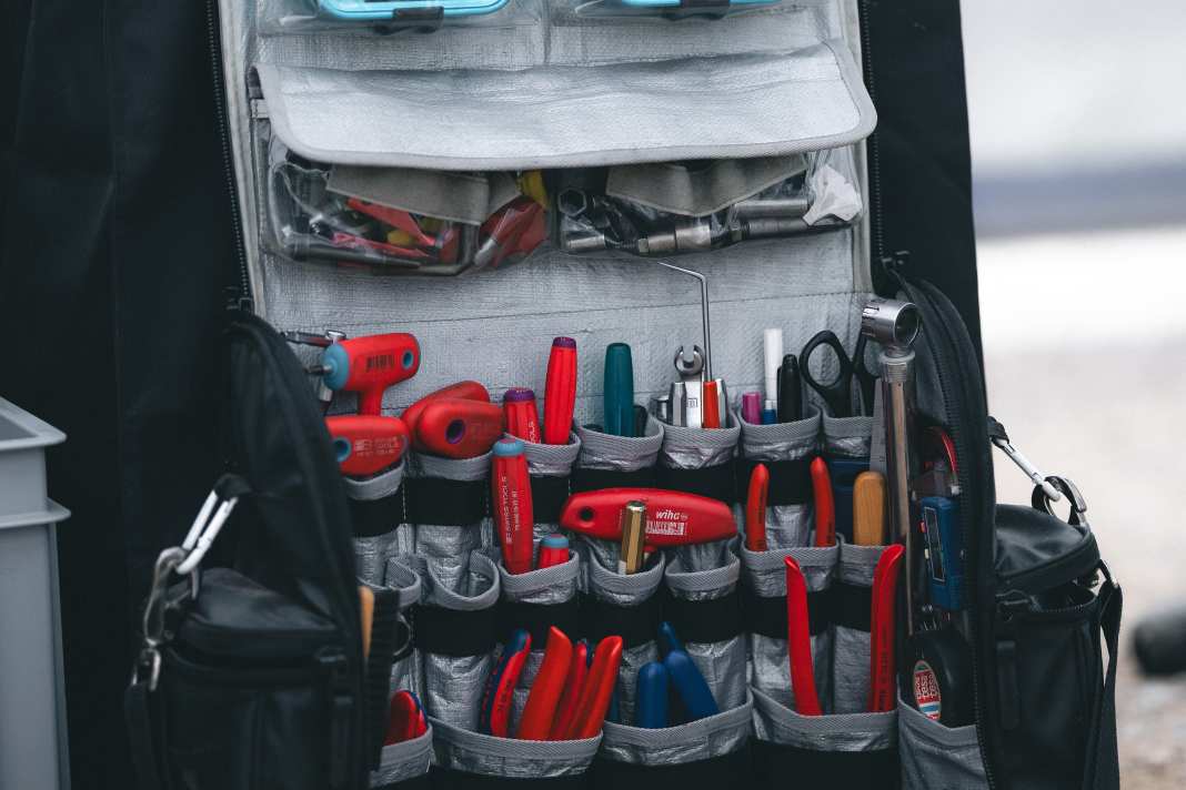 Werkstatt im Kofferformat. In der praktischen Tasche hat Yanick selbst auf Reisen alle wichtigen Werkzeuge immer zur Hand