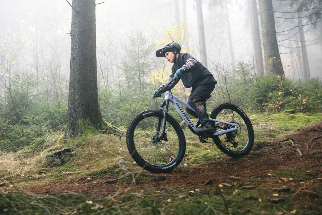 The Propain Yuma 4 26 is a real mini trail bike for kids. We have tested it.