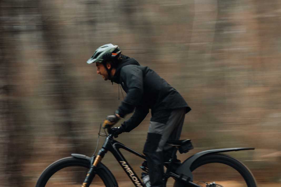 Watch out – it’s going to get muddy again. Just in time for the upcoming muddy season, Zéfal has launched a new rear mudguard. The new Deflector RS90 is designed to offer robust protection in all situations.