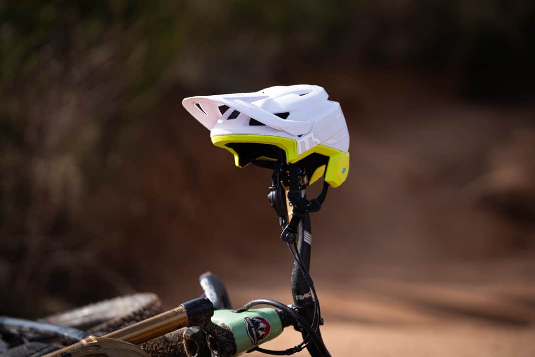 With the Urge Treps, the French helmet manufacturer is launching a brand new model on the market. It is not only particularly airy but also environmentally friendly