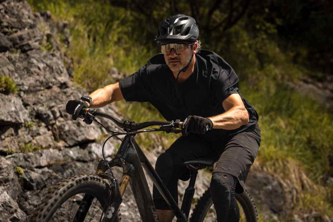 Ergonomische Griffe und echte Trail-Action - das waren bisher häufig Auschlusskriterien. Ergon will mit dem neuen GMA Touren-Komfort und Gravity-Grip verschmelzen.