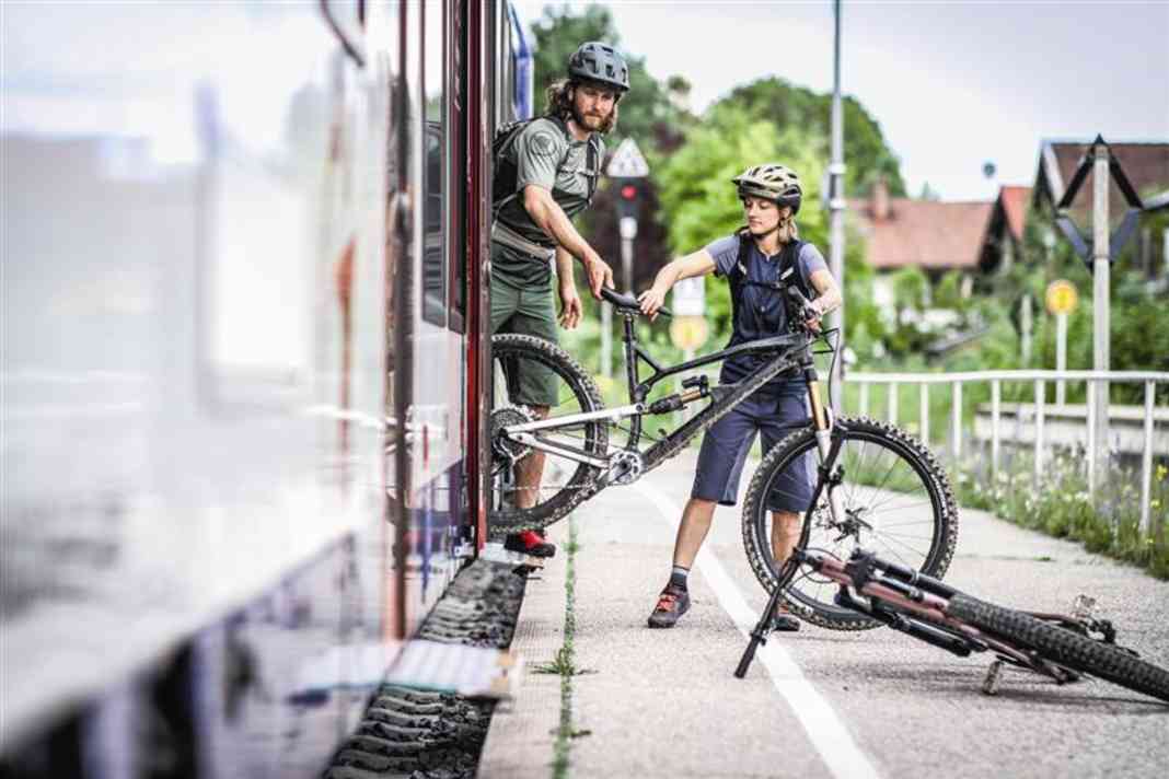 Commuting by bike to the railway is now to be rewarded throughout Germany.