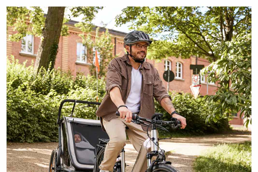 Hauck präsentiert mit dem Bike N Walk Duo einen vielseitigen Fahrradanhänger mit cleveren Features