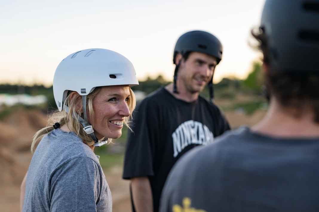 Abus Indy - the new helmet for pump track, dirt jumps, BMX ...