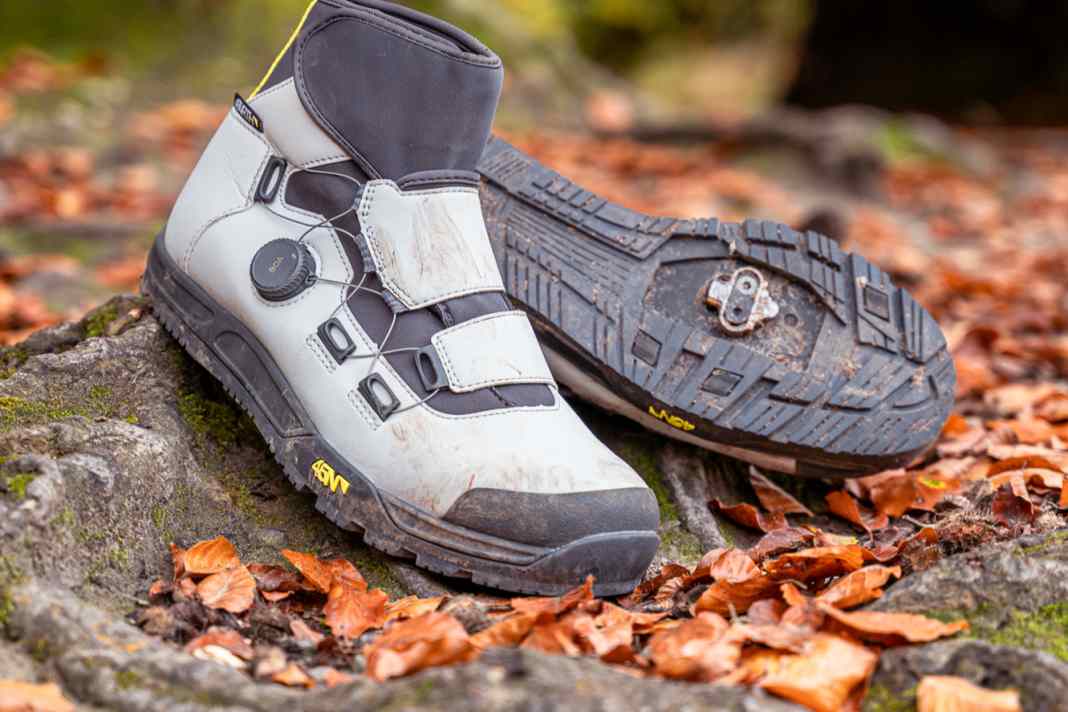 Glaubt man dem Namen des 45Nrth Ragnarök, sollte der Schuh selbst für härtestes Wetter gemacht sein