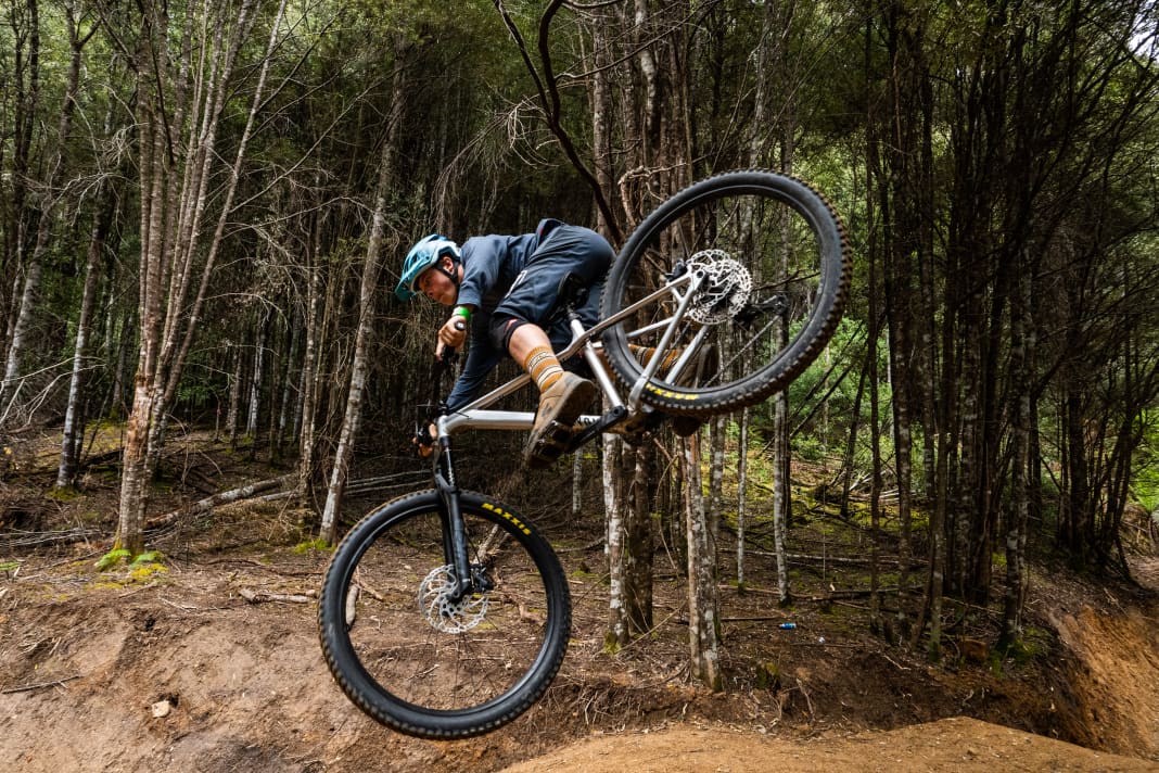 Die neue Canyon Stoic Familie für 2023 richtet sich an Rookies - aber auch Experten, die ein Sorglos-Bike haben wollen.