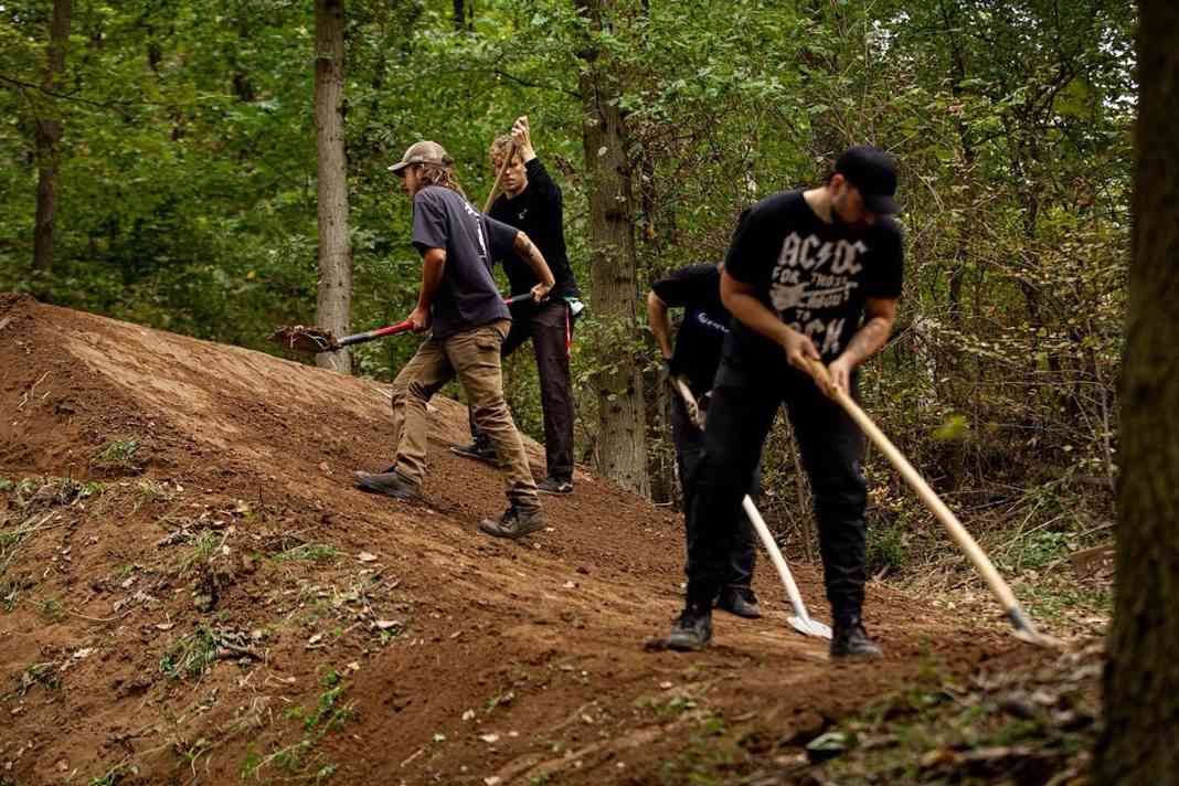 Eight trails - from Blue Line to The-pack-we-only-visit-high: the crater trails near Aschaffenburg