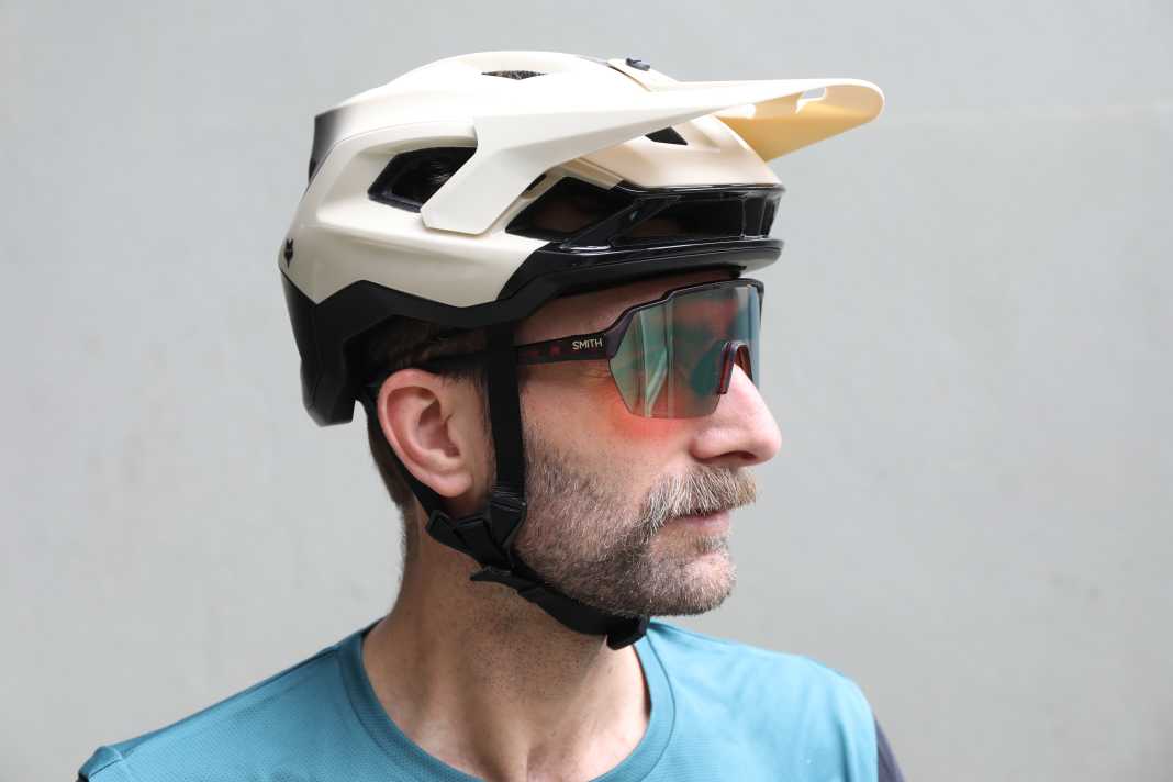 Panormaverglasung: Die Smith Shift Split Mag bietet ein enorm breites Sichtfeld. Doch was hat die Edel-Brille sonst noch zu bieten?