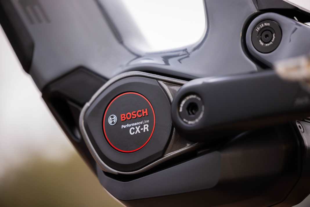 Im Topmodell werkelt der aggressive Bosch CX-R, der minimal leichter ist und den besonders potenten Race-Modus parat hält.