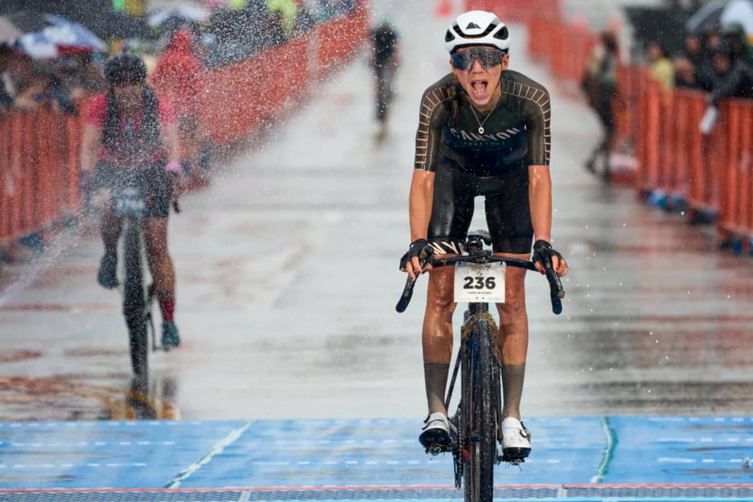 The new Grail first made headlines at the Unbound in the USA when Carolin Schiff took victory on the then still unreleased model. Around four months later, the Koblenz-based company has now officially unveiled its new race gravel bike.