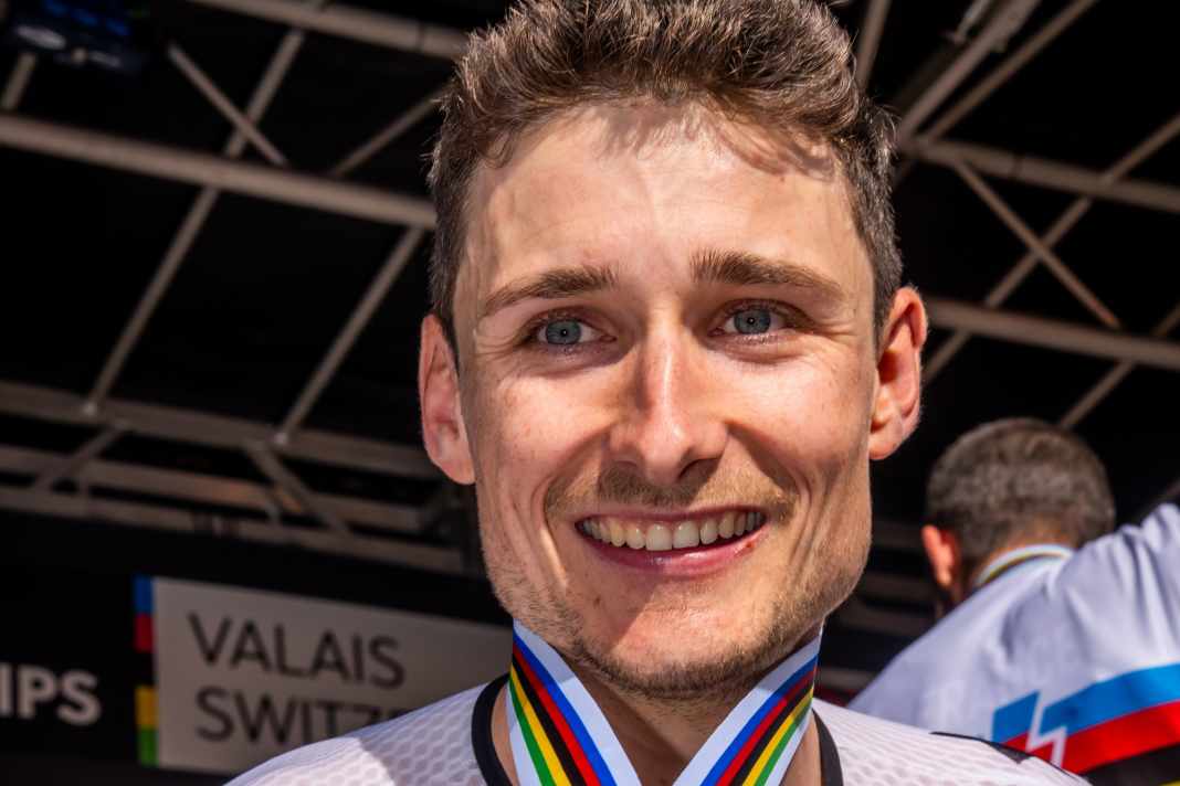 Joris Ryf is the world champion of an extinct sport: E-XC racing. Now he is accompanying the Specialized Factory Racing Team on the hunt for the cross-country crown.