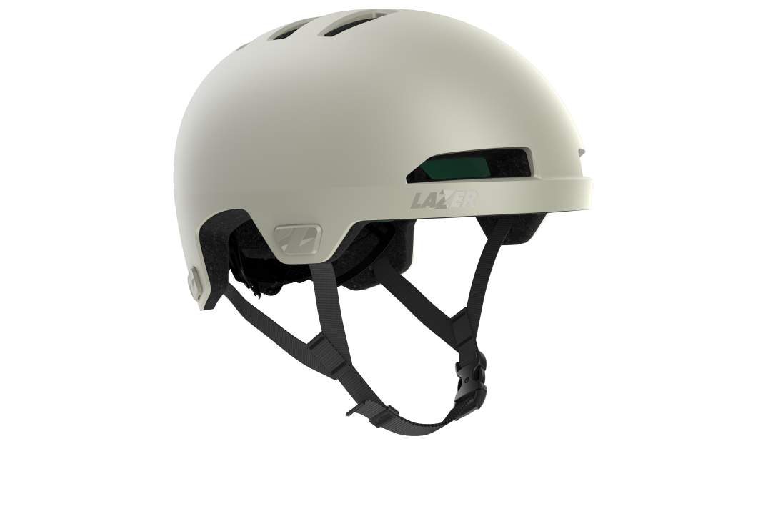 Der neue Fahrradhelm Lazer Maze KinetiCore ist optisch an das schlanke Design der Skater-Helme angelehnt.